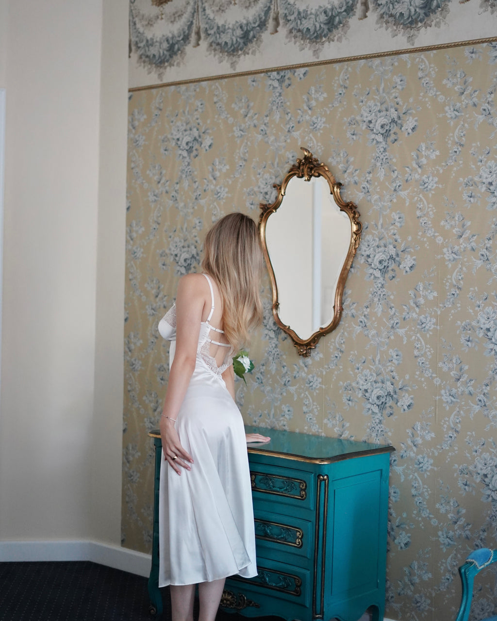 Lacy Dream - Midi Dress